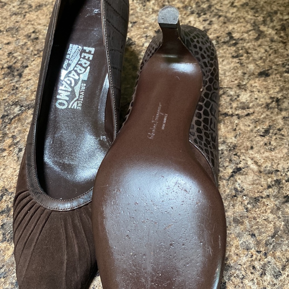 Salvatore Ferragamo Brown Pointed-Toe Suede Heels - Picture 6 of 6